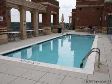 Crystal Quarters Furnished Apartments At The Gramercy Arlington Exterior foto