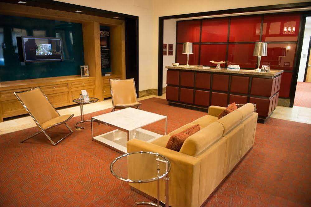Crystal Quarters Furnished Apartments At The Gramercy Arlington Exterior foto
